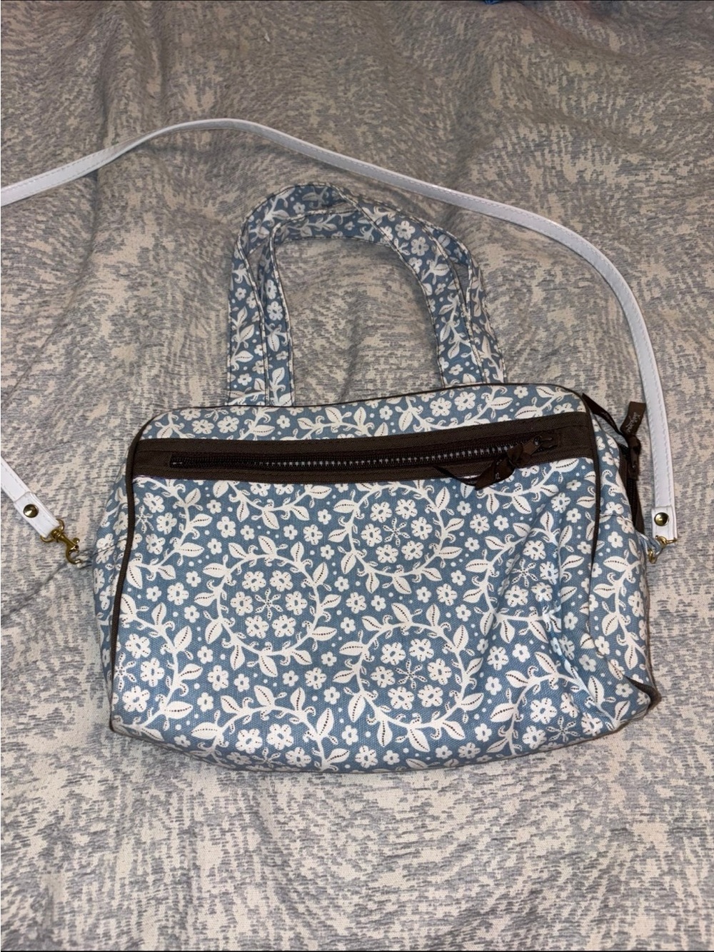 Thirty-One™ Travel Make-up bag lined Toiletry Bag Bible bag garden bloom blue